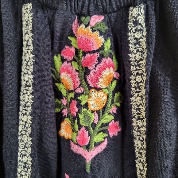 SUNDANCE Black Floral Path Dress Sz M Linen Embroidered Midi Off Shoulder Ruffle - Picture 7 of 12